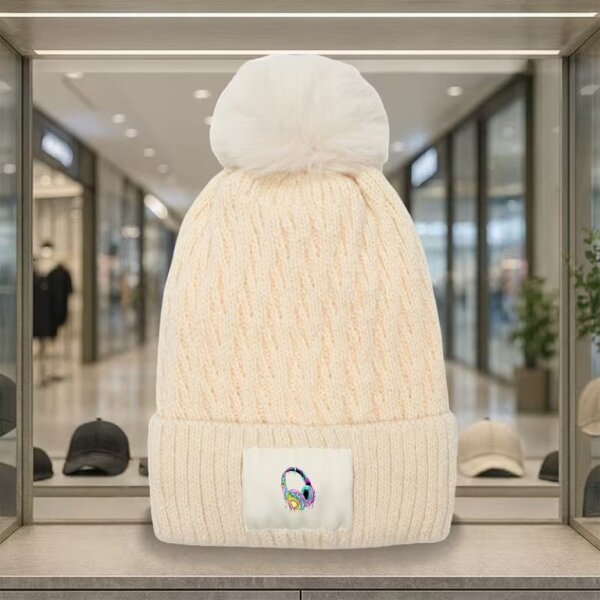 ROCK-HUS Strickmütze gefüttert mit Bommel und Headphone Patch