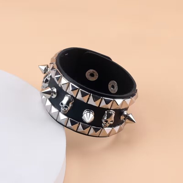 ROCK-HUS Armband Spike´n Skulls