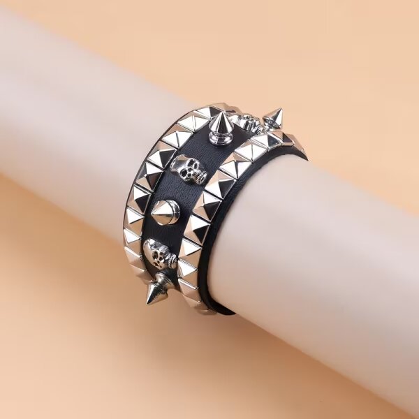 ROCK-HUS Armband Spike´n Skulls